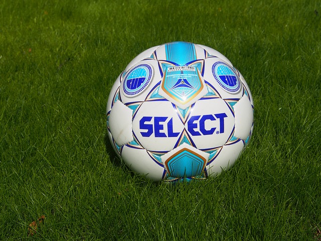 英超第14轮综述：利物浦平局+切尔西爆冷，阿森纳5分领先稳居榜首